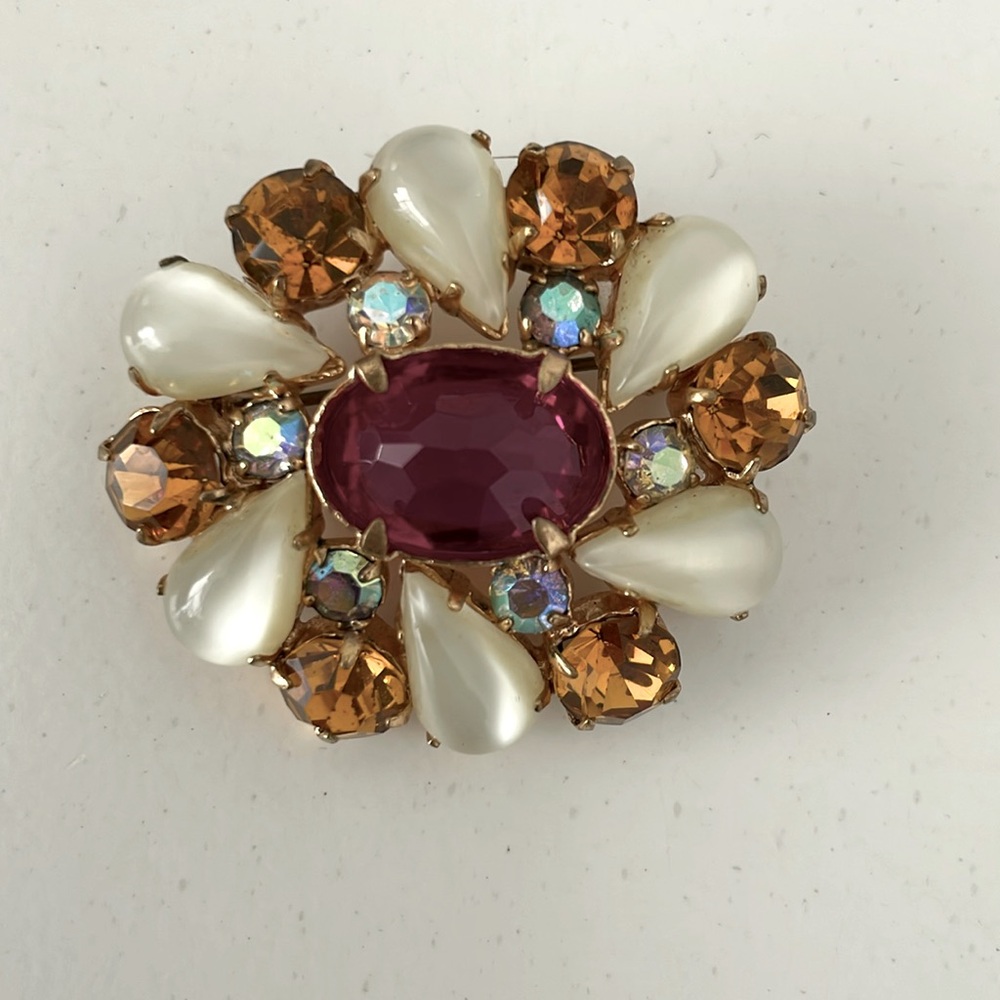 Antique costume brooch 2” long